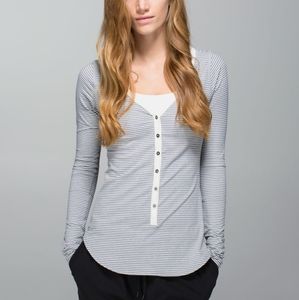 Lululemon Awesoma Henley long sleeve